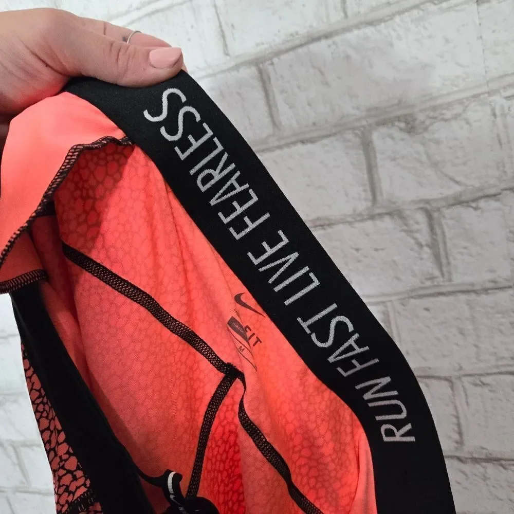 Nike Coral Pink Printed Capri Leggings with Black Waistband